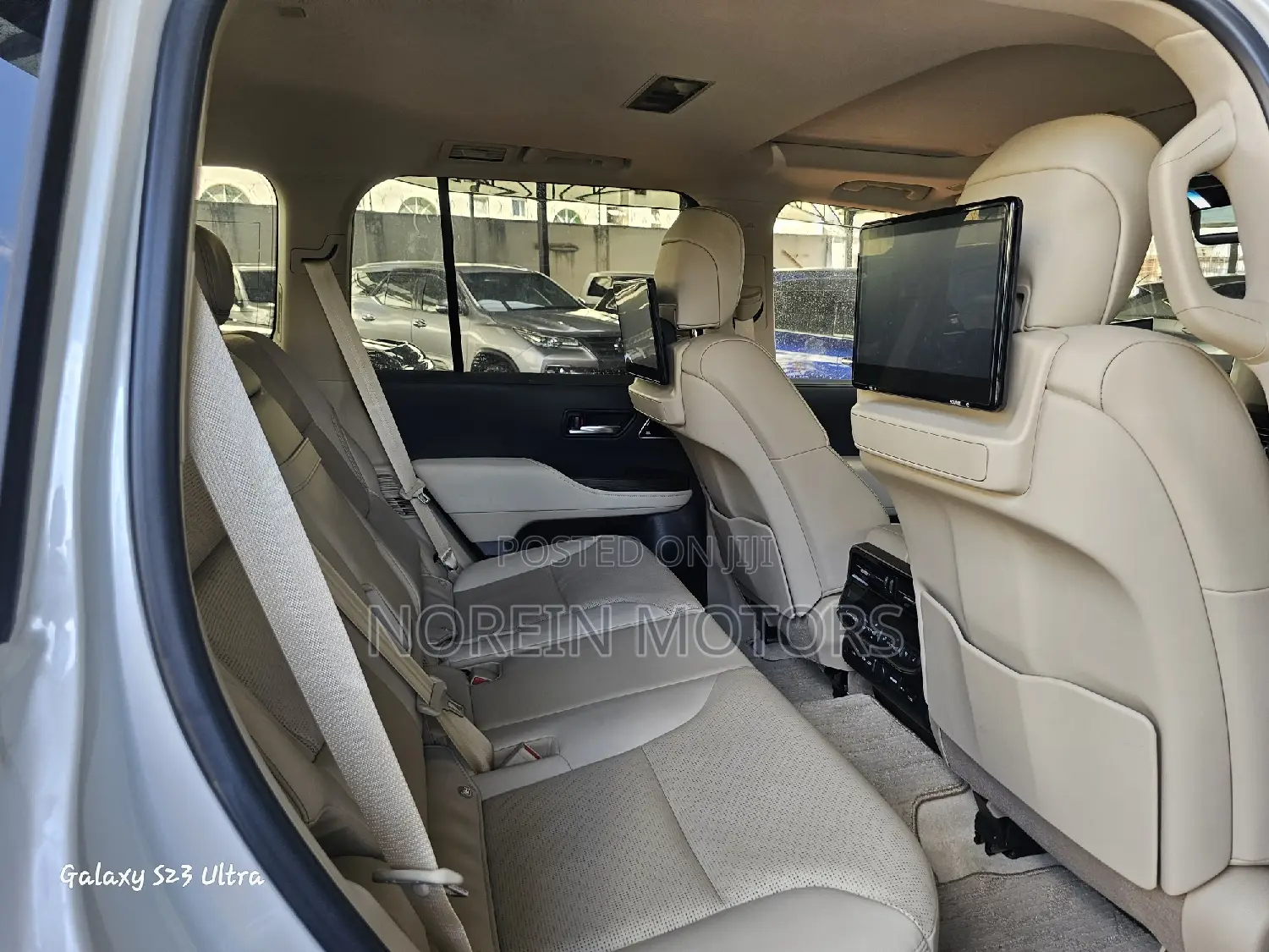 Toyota Land Cruiser 2024 White