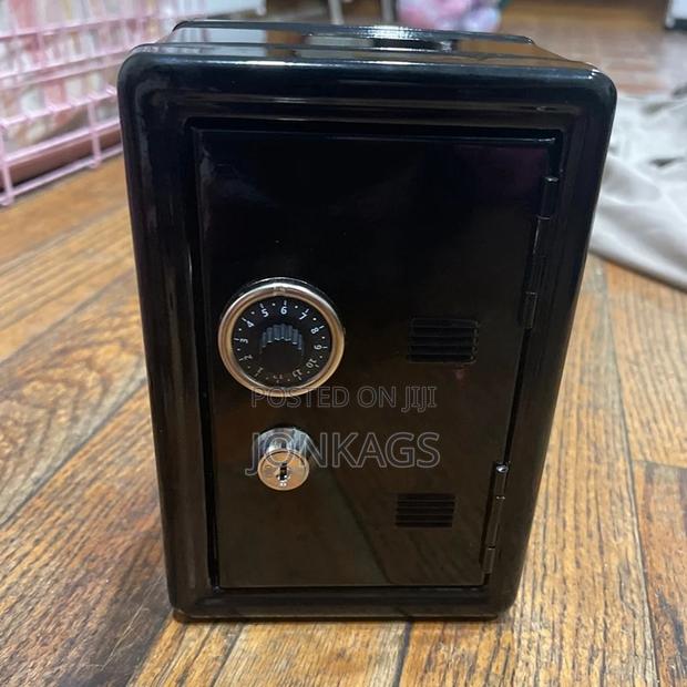 Mini Piggy Safe - main view