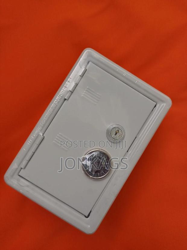 Gray Heavy Duty Piggy Safe - thumbnail 5