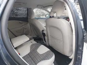 Volvo V40 2017 Gray