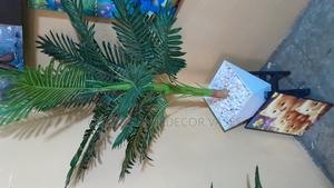 Palm Tree, Plastic Vase and Stand - thumbnail 2