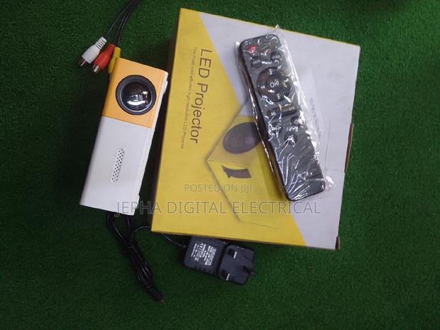 Mini Portable Led Projector - main view