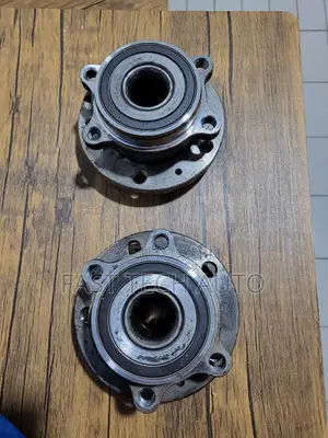 Volkswagen Golf Mk6 Front Hubs