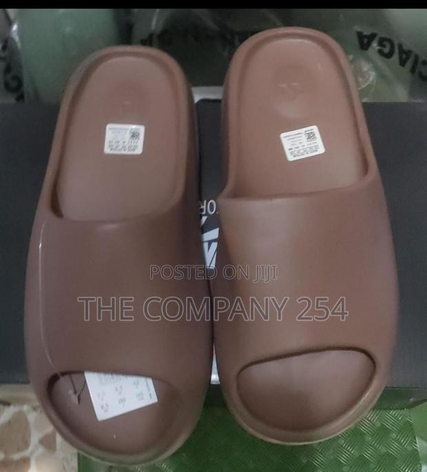 Yeezy Original Quality Unisex Sandal Slide - thumbnail 2