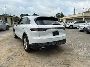 Porsche Cayenne 2020 Pearl