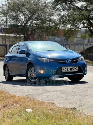 Toyota Auris 2013 Blue