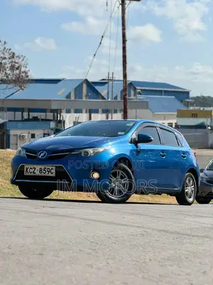 Toyota Auris 2013 Blue