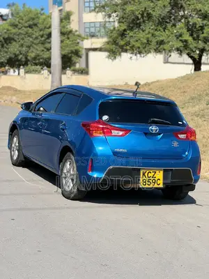Toyota Auris 2013 Blue