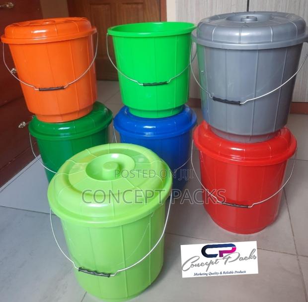 20 Litres Cooured Buckets With Metalic Handles And Lids.