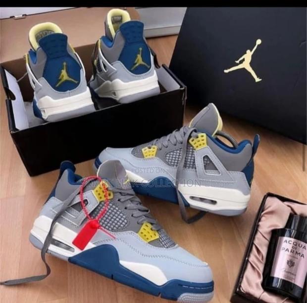 Air Jordan 4 - thumbnail 2