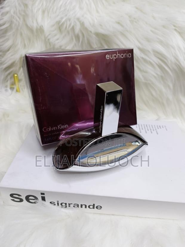 Calvin Klein Perfume - thumbnail 2