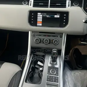 Land Rover Range Rover Sport SVR 4x4 (5.0L 8cyl 8A) 2017 White