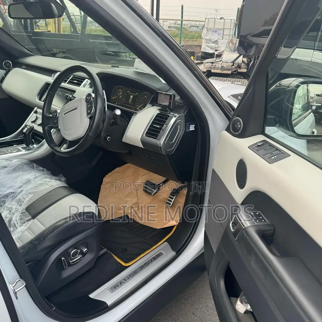 Land Rover Range Rover Sport SVR 4x4 (5.0L 8cyl 8A) 2017 White