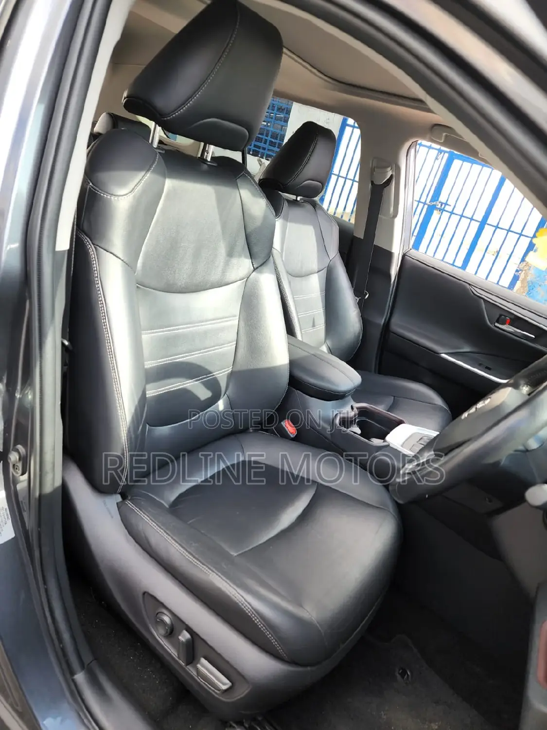 Toyota RAV4 XLE Premium FWD 2019 Gray