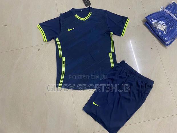 Football Uniforms - thumbnail 4