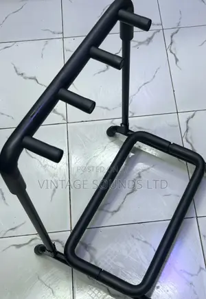 Guitar Stand / Guitar Stand (3 Space)