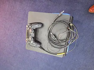 Sony Play Station 4 Slim