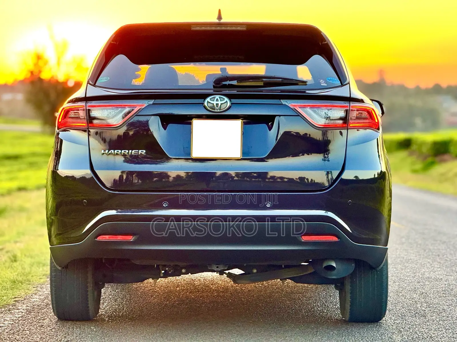 Toyota Harrier 2.0 2017 Black
