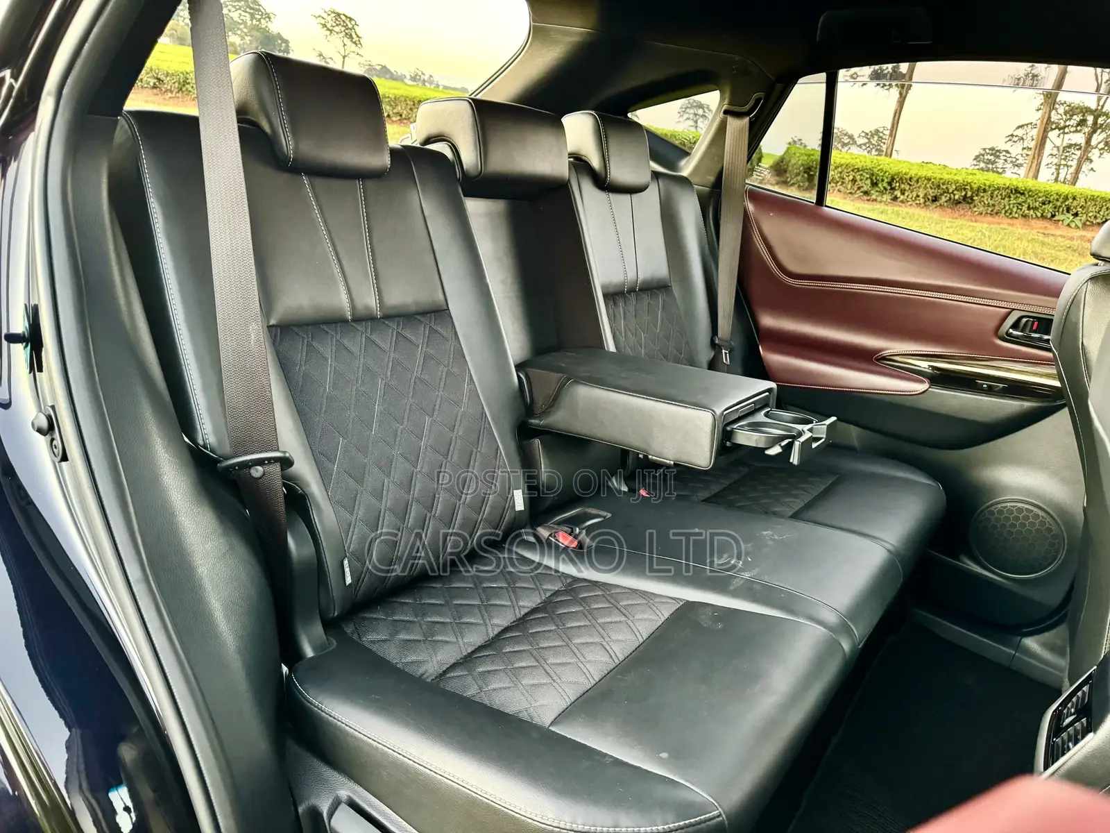 Toyota Harrier 2.0 2017 Black