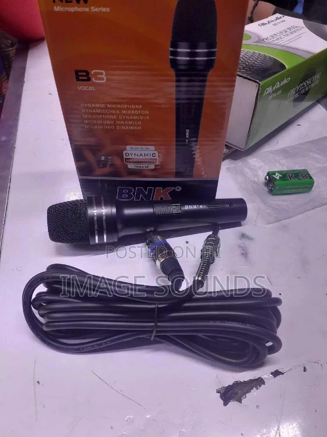 Dynamic Microphone Sounds BNK B3
