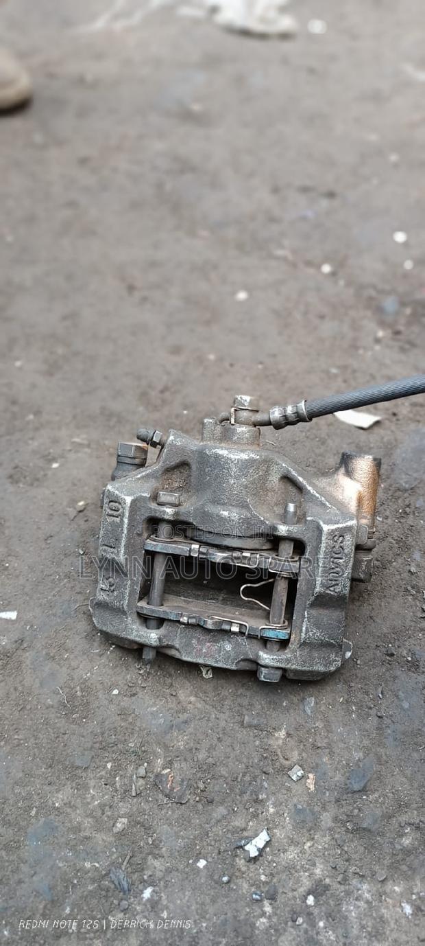 Toyota Harrier Rear Caliper - thumbnail 2