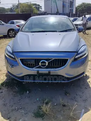 Volvo V40 2016 Silver