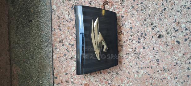 Harrier 2014 to 2020 Grill Logo Emblem - thumbnail 2