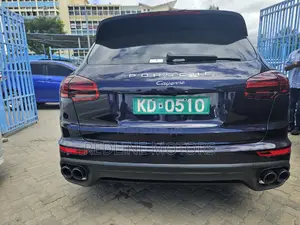 Porsche Cayenne Platinum Edition AWD 2017 Black