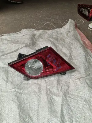 Nissan Fuga 2005 Bootlight