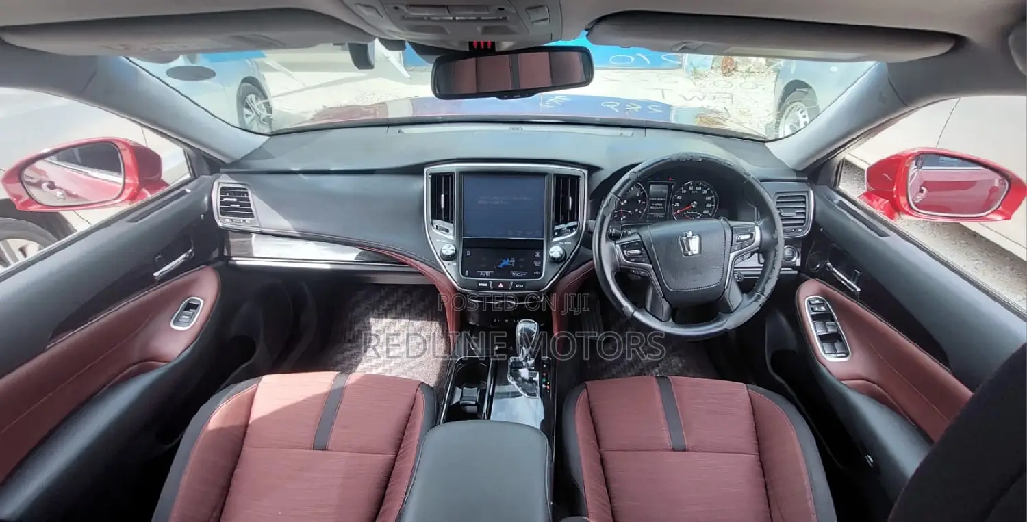 Toyota Crown 2017 Red