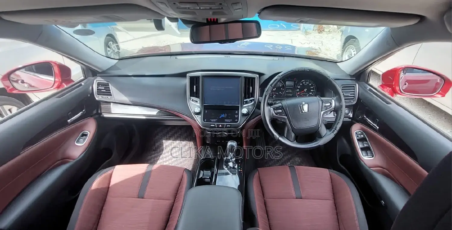 Toyota Crown 2017 Red