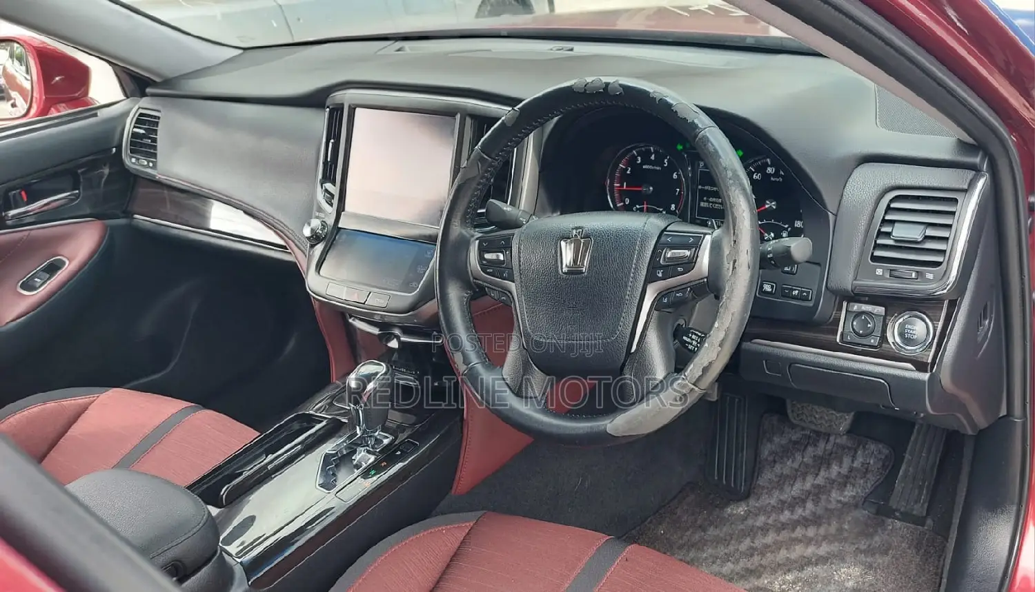 Toyota Crown 2017 Red