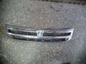 Toyota Isis 2012 Grill