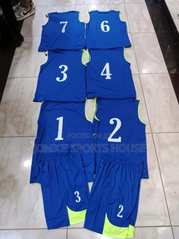 Quality Basketball Uniforms - main view