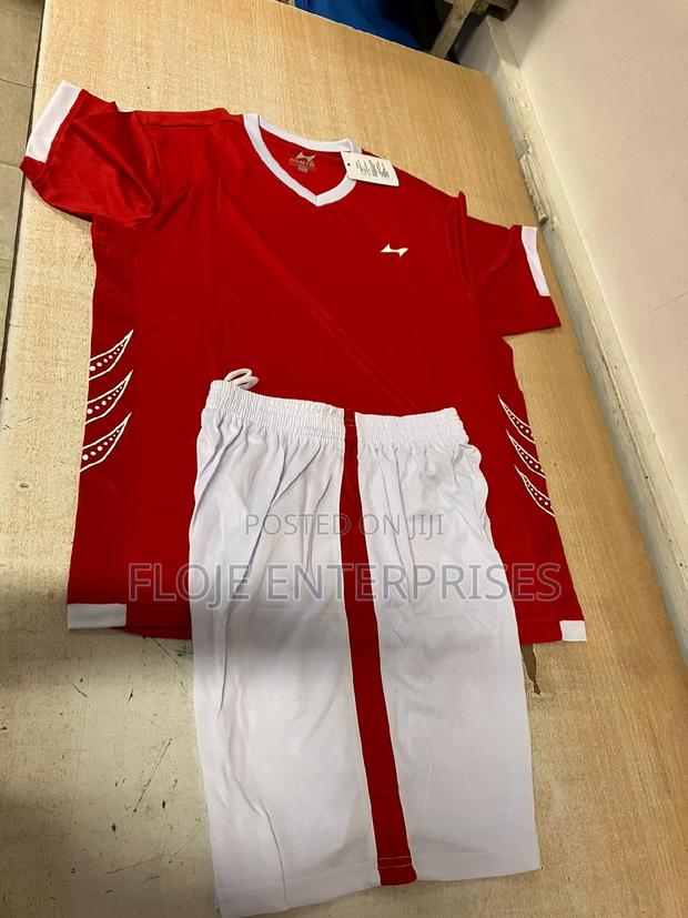 Quality Football Uniform Jersey and Shorts Red and White