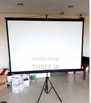 Nice Tripod Projection Screens Available for Sale Ts