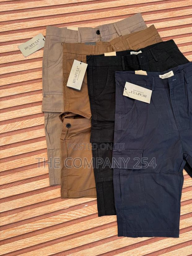 Designer Quality Men's Hard Cargo Side Pockets Shorts - thumbnail 4