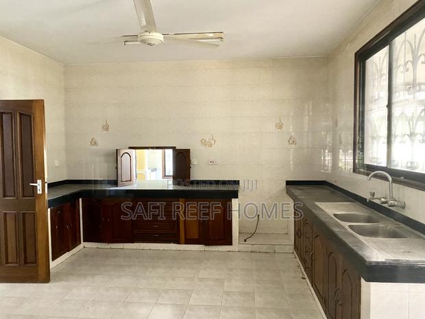 5bdrm Maisonette in Nyali for sale - thumbnail 8