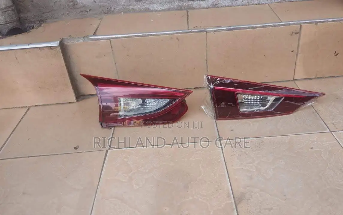 Taillamp Mazda Axela 2014