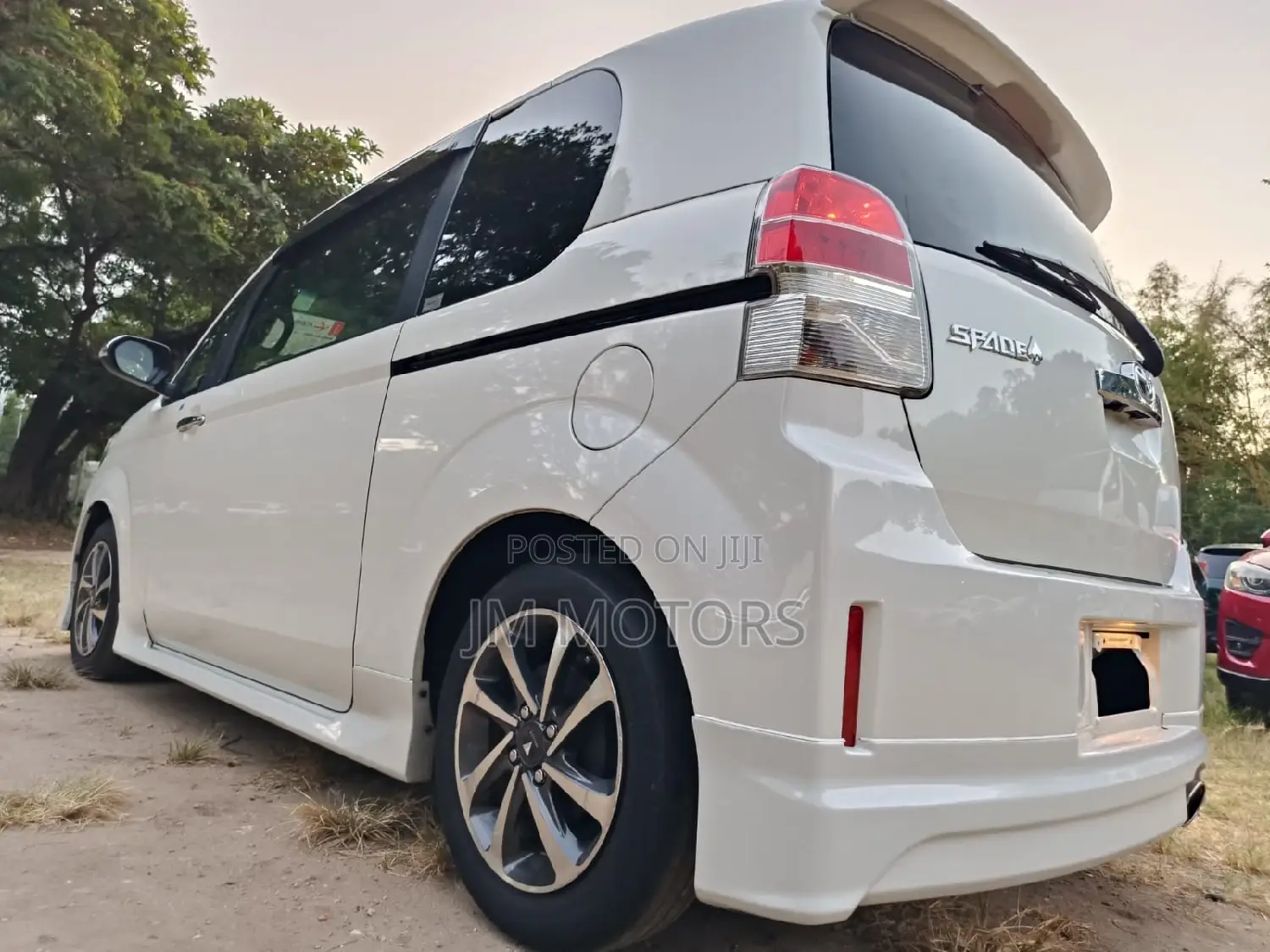 Toyota Spade 2017 White