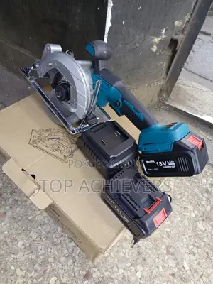 Rechargeable Makita Circular Saw