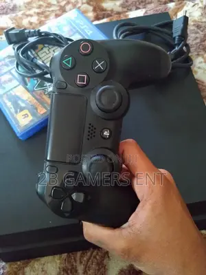 Play Station 4, Standard, GTA v Used