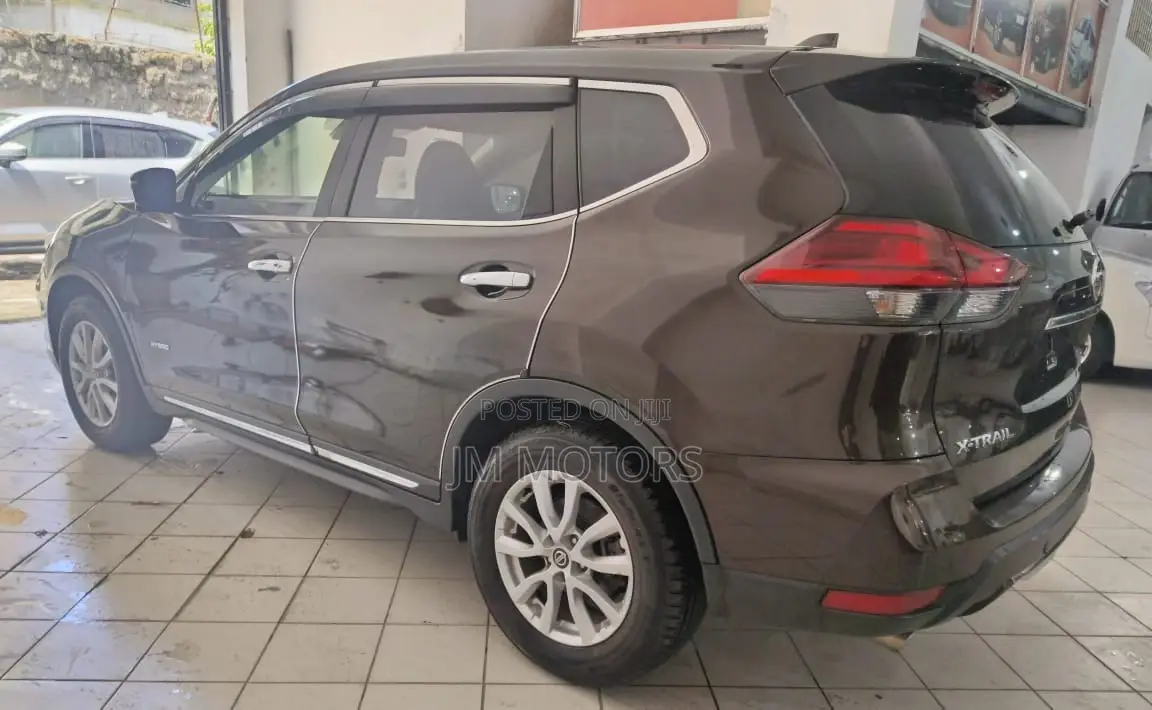 Nissan X-Trail 2017 Brown