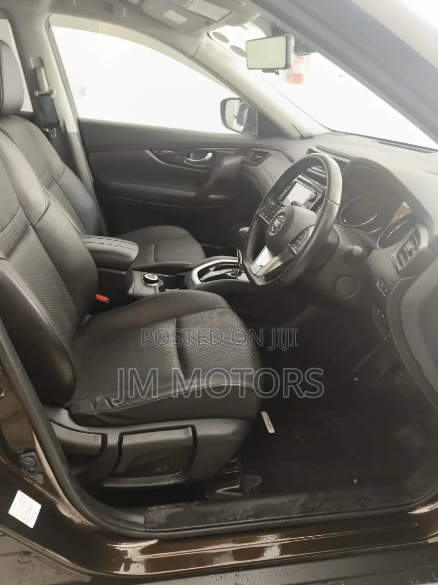 Nissan X-Trail 2017 Brown