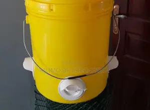 20 KGS Automatic Poultry Feeding Bucket 3 Slots