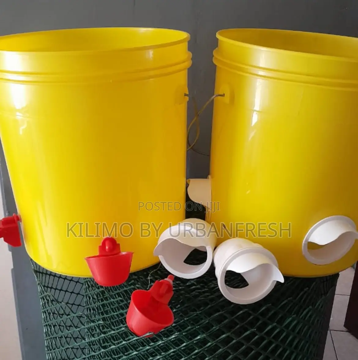 20 KGS Automatic Poultry Feeding Bucket 3 Slots