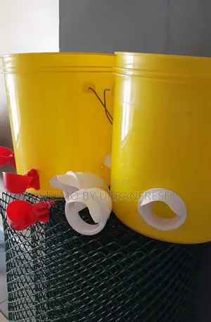 20 KGS Automatic Poultry Feeding Bucket 3 Slots