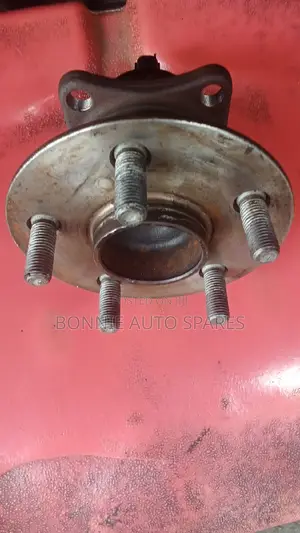 Auris/ Rumion Rear 2wd Hub