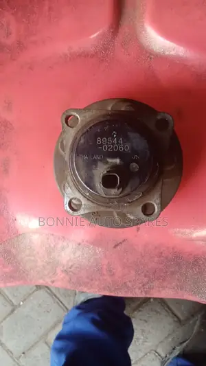 Auris/ Rumion Rear 2wd Hub
