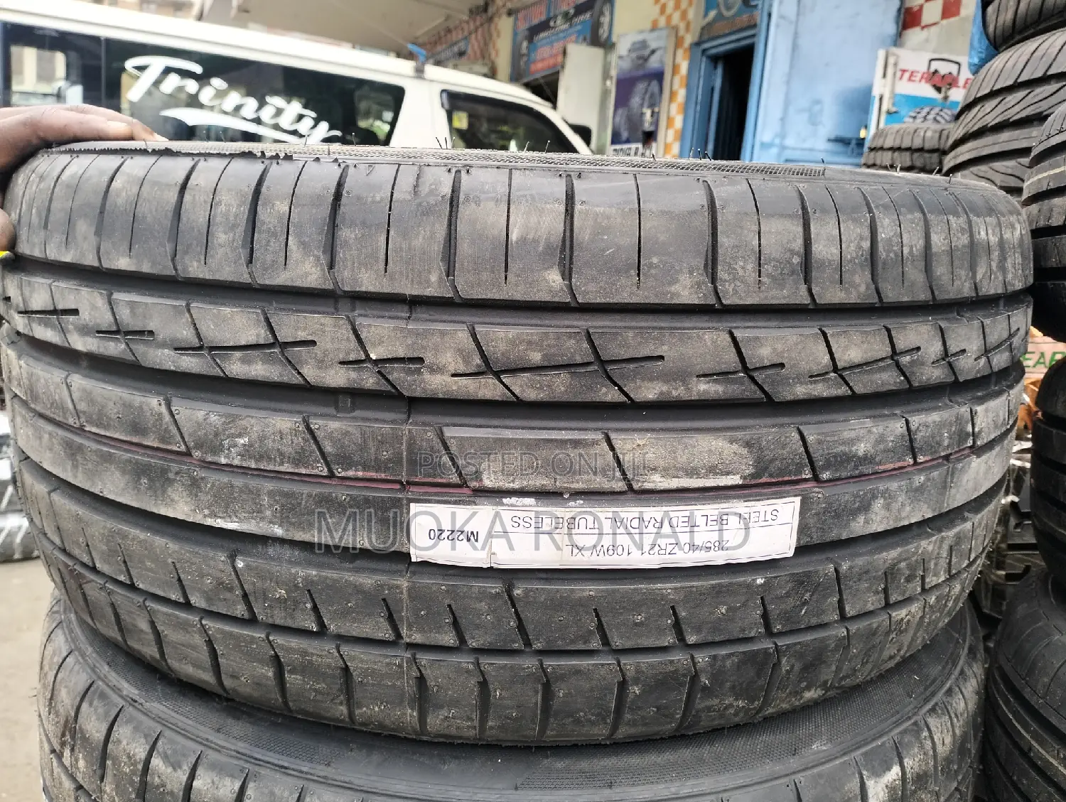 285/40r21 Accelera Tyre Made in Indonesia
